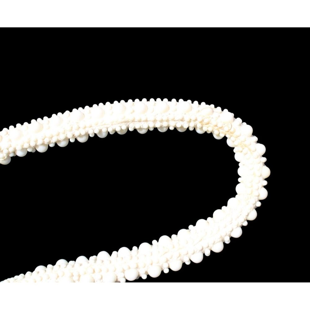 Vintage White Beaded Purse With Handle & Gold Clasp - Picture 3 of 11